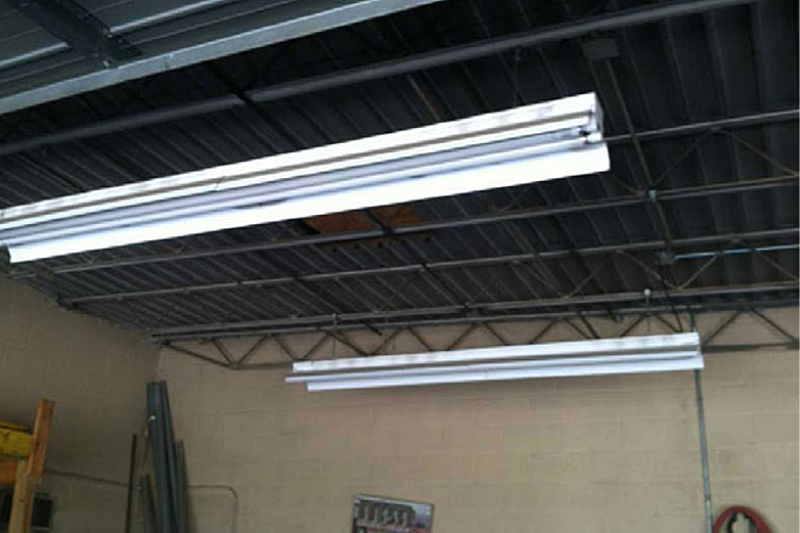 A fluorescent tube can deals be operated on